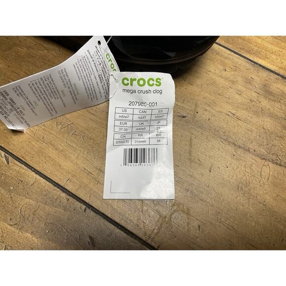 NEW Crocs Mega Crush Clog Sandals Slip On Platform Woman's 7 Men's 5 Black - Picture 9 of 9